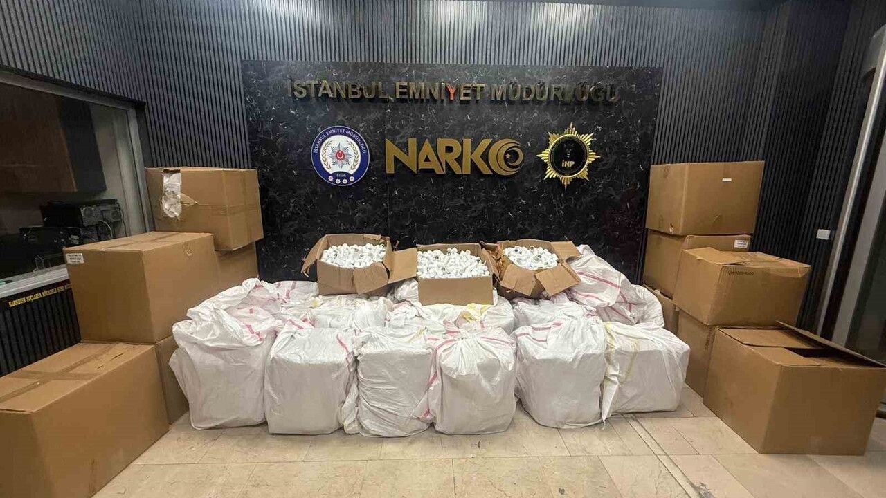 Zeytinburnu’nda 577 bin 500 sentetik ecza hap ele geçirildi