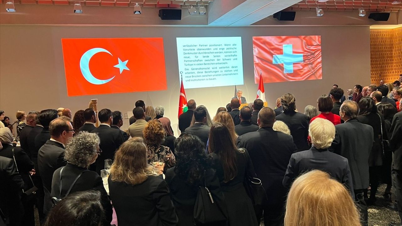 Zürih'te Türkiye Cumhuriyeti'nin 102. Yılı Kutlaması Yapıldı