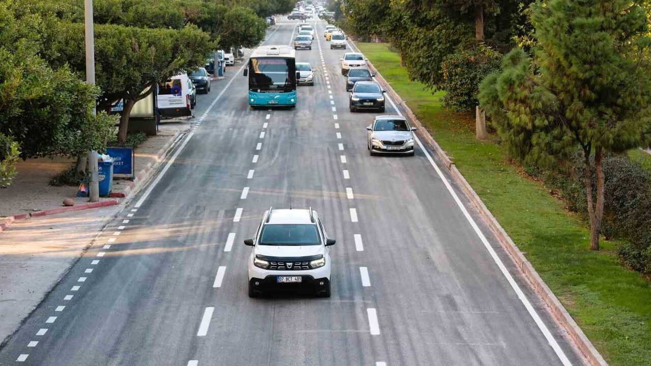 100. Yıl Bulvarı'nda İlk Asfalt Etabı Tamamlandı