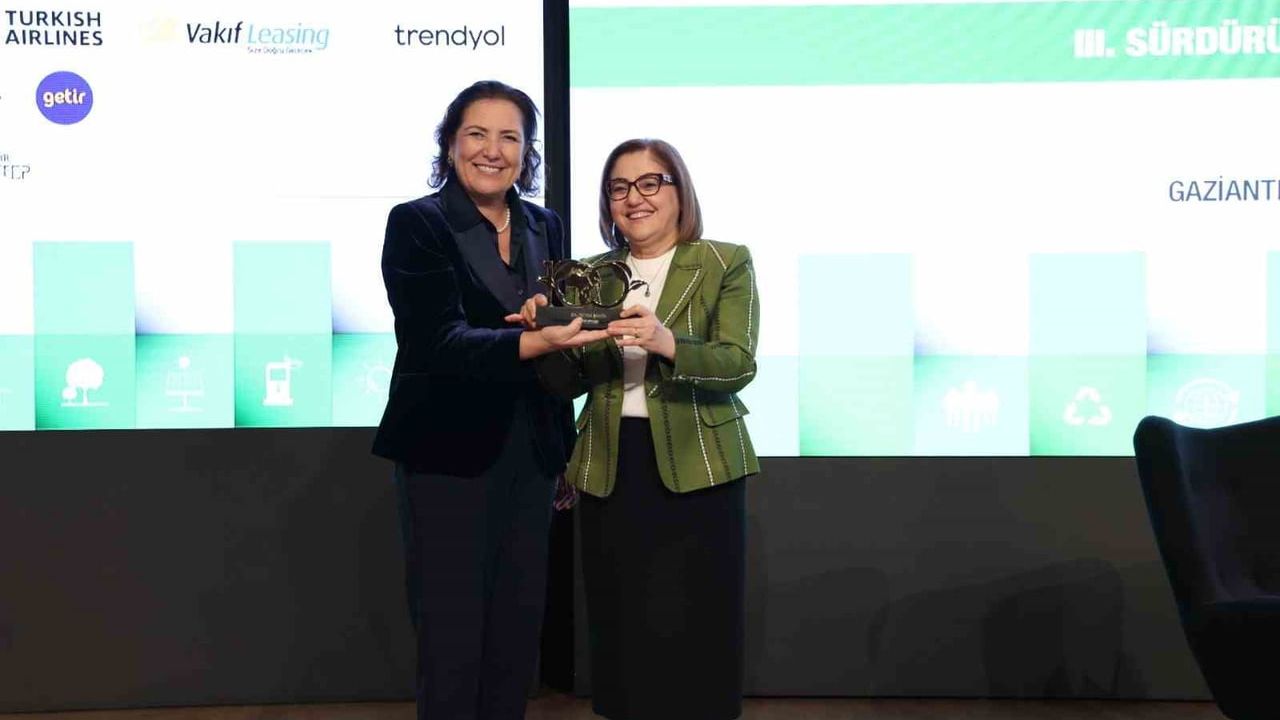 3’üncü Sürdürülebilir Yüzyıl Zirvesi’nde yeşil dönüşüm ve ödüller ön plana çıktı