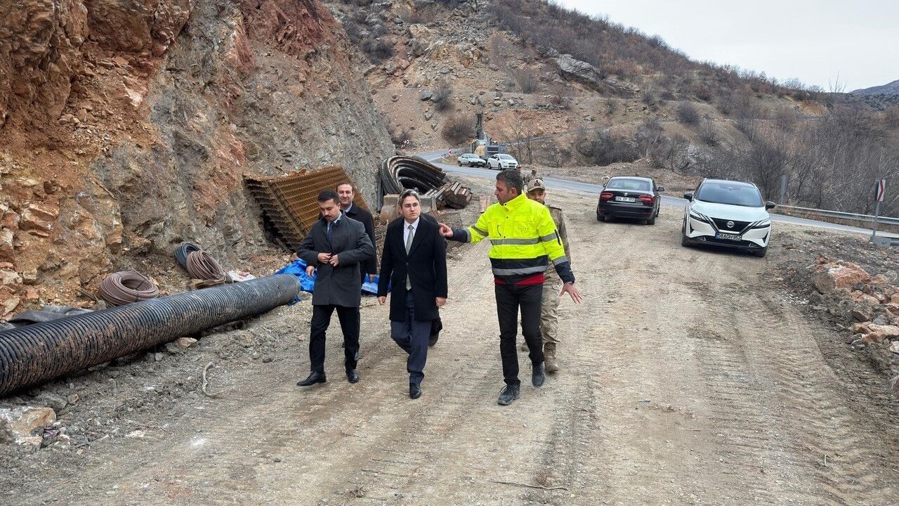 8 Yıldır Bitmeyen Kemaliye-Dutluca-Arapgir Yolu Tepki Topluyor