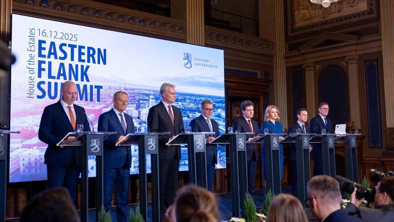 AB Doğu Kanadı Liderleri Helsinki'de İlk Zirvede Toplandı