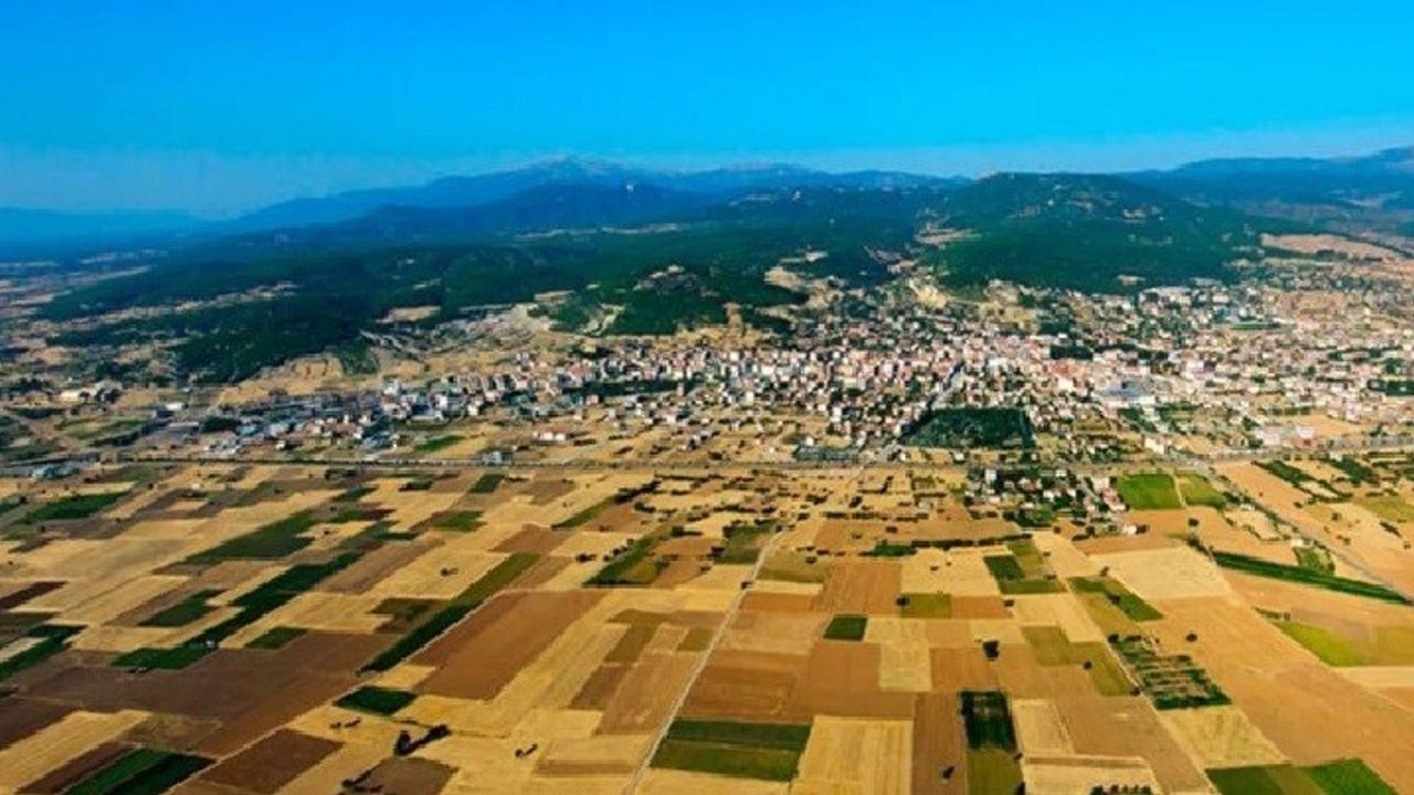 Acıpayam’da ekim listelerini zamanında vermeyen muhtardan görevden uzaklaştırma