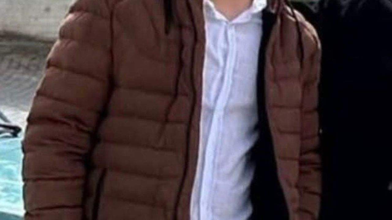 Acıpayam'da otomobil tır dorsesine çarptı: 1 ölü, 1 yaralı