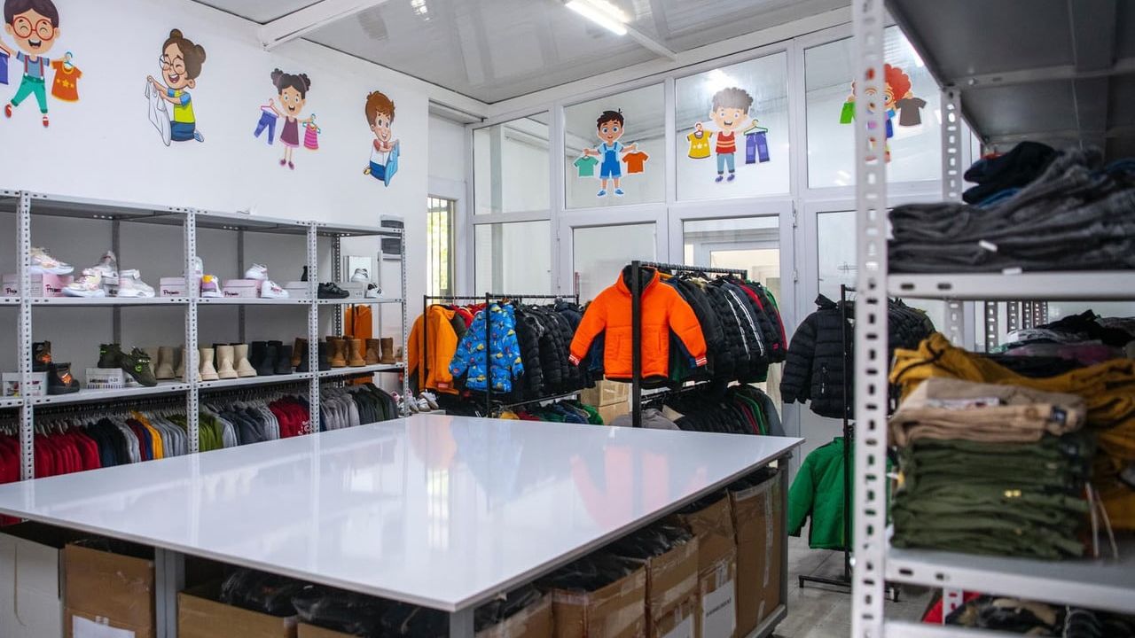 Ada Kıyafet Evi Kuşadası'nda dayanışma örneği