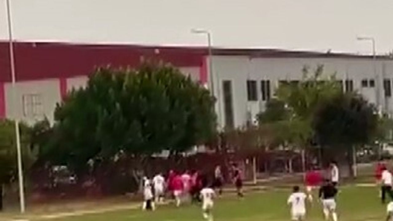 Adana amatör maçında yumruklu-tekmeli kavga