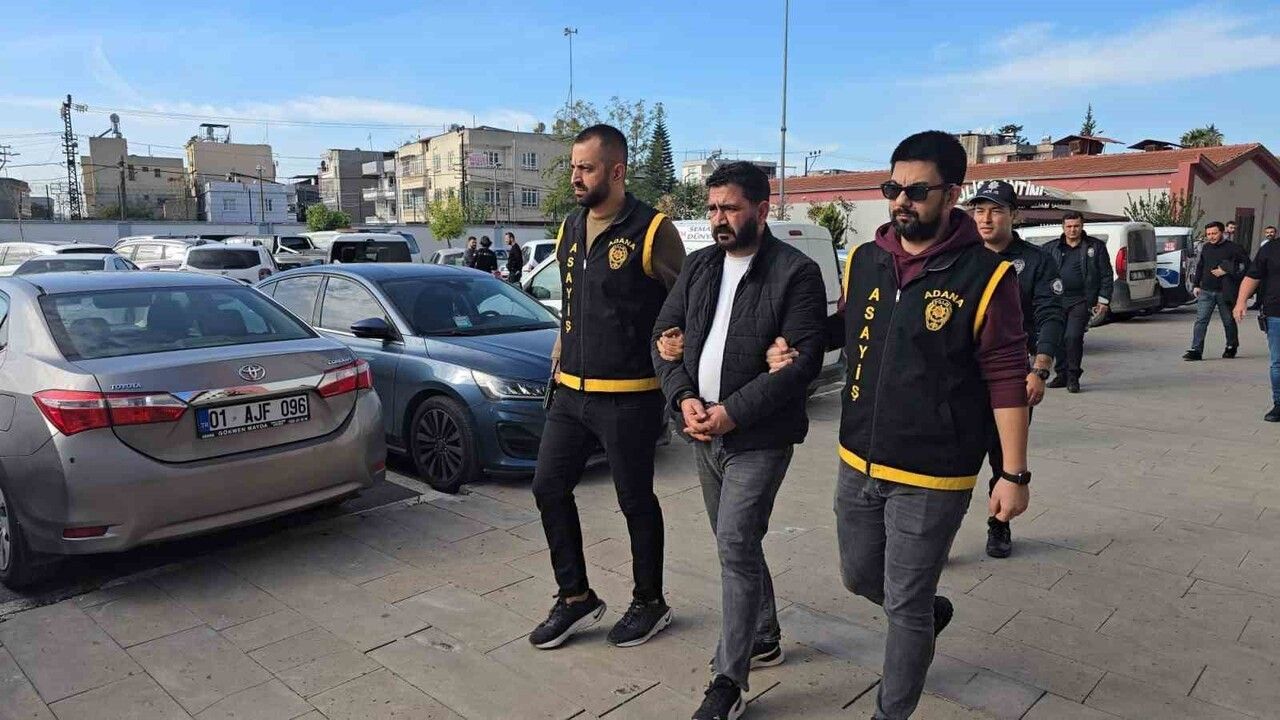 Adana'da 179 suçtan aranan firari alışveriş merkezinde yakalandı