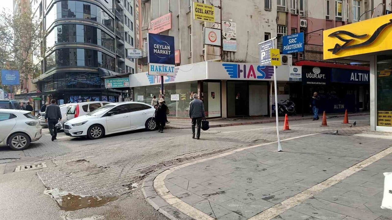 Adana'da barda silahlı saldırı: Solist Kenan Arslan yaşamını yitirdi