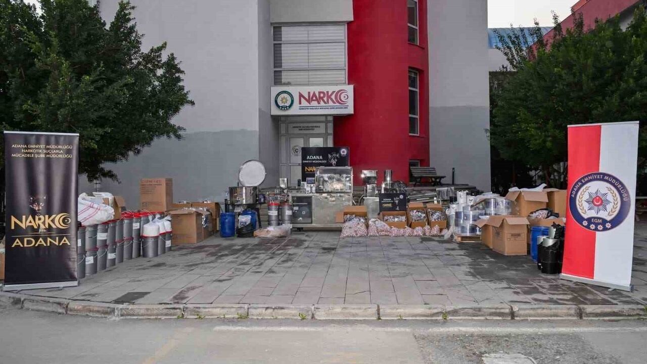 Adana'da geri dönüşüm merkezinde uyuşturucu üretimi: 6 tutuklama