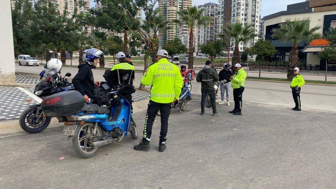 Adana'da motosiklet denetimi: 106 sürücüye 623 bin 631 TL ceza
