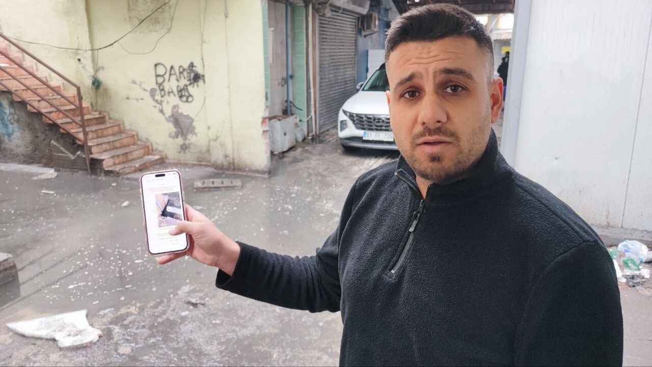 Adana Sucuzade Mahallesi'nde esnaf kanalizasyon tıkanıklığına tepki gösteriyor