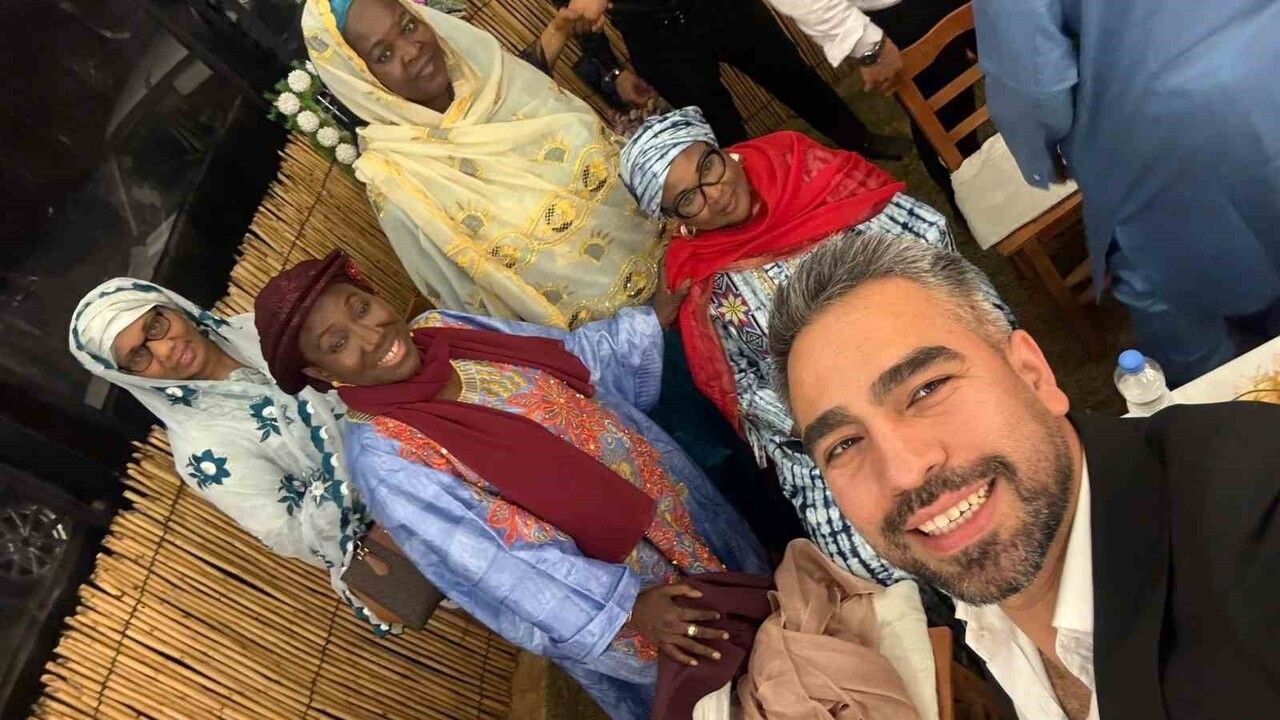 Adana'ya Afrikalı gelin: Türk gelenekleriyle renkli düğün