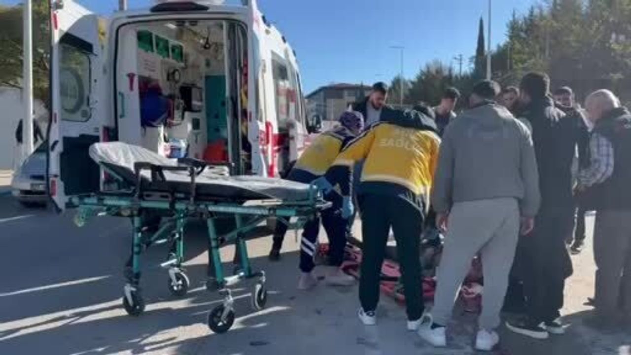 Adıyaman Besni'de otomobil ile motosiklet çarpıştı: 1 yaralı