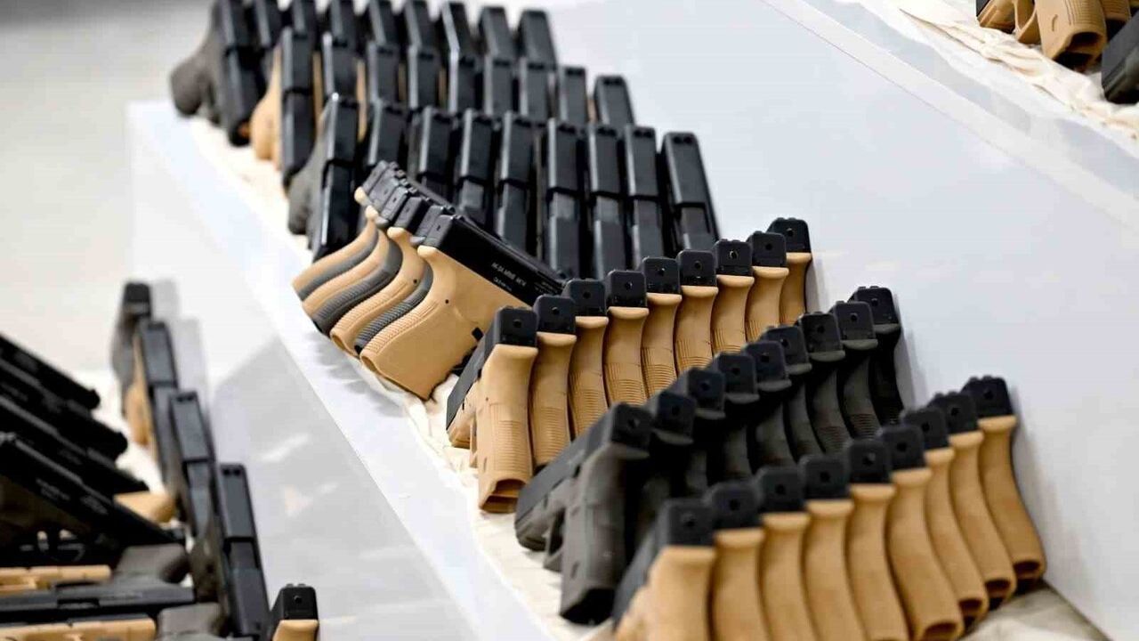 Adıyaman'da bin adet tabanca ele geçirildi