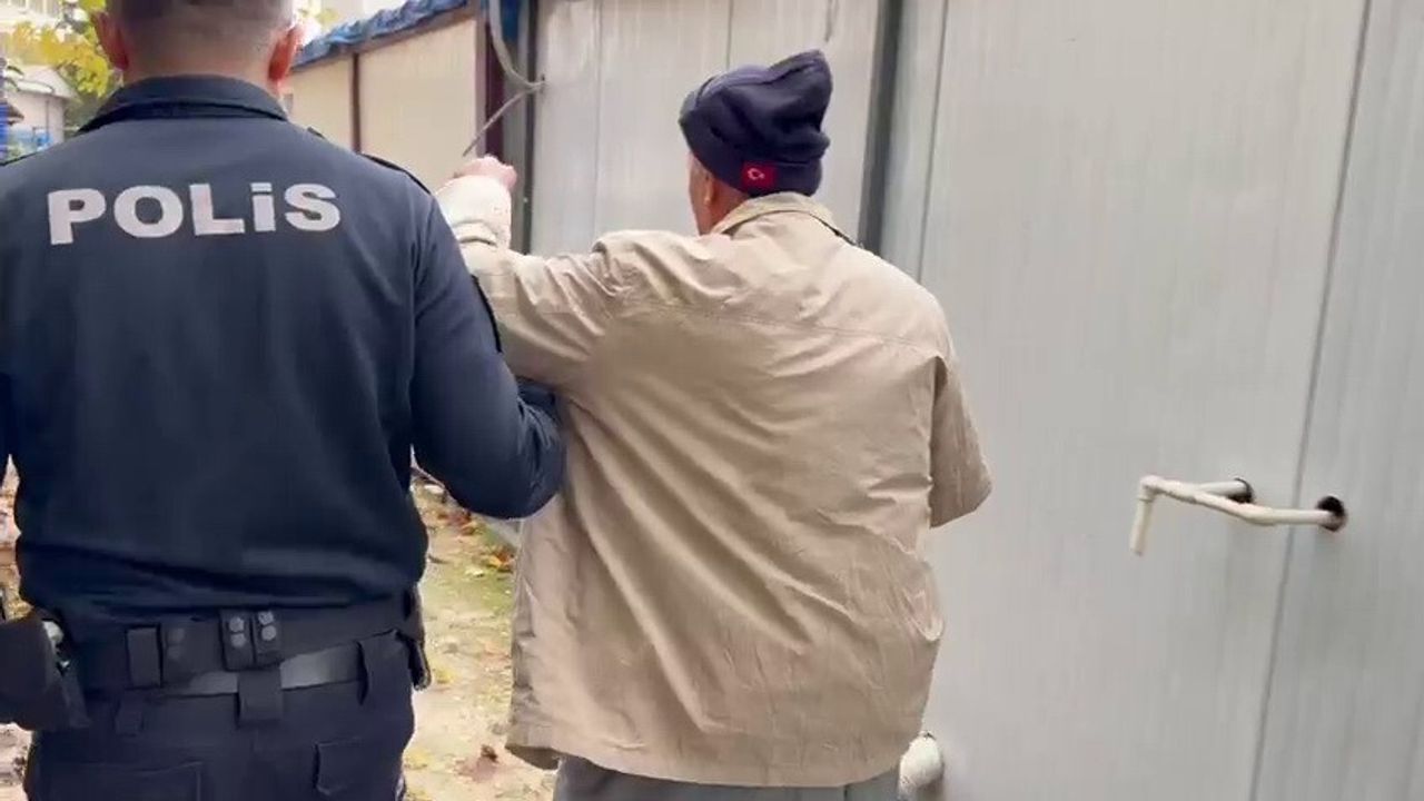 Adıyaman'da dilenci geri döndü: Üzerinden 3 bin 731 TL çıktı