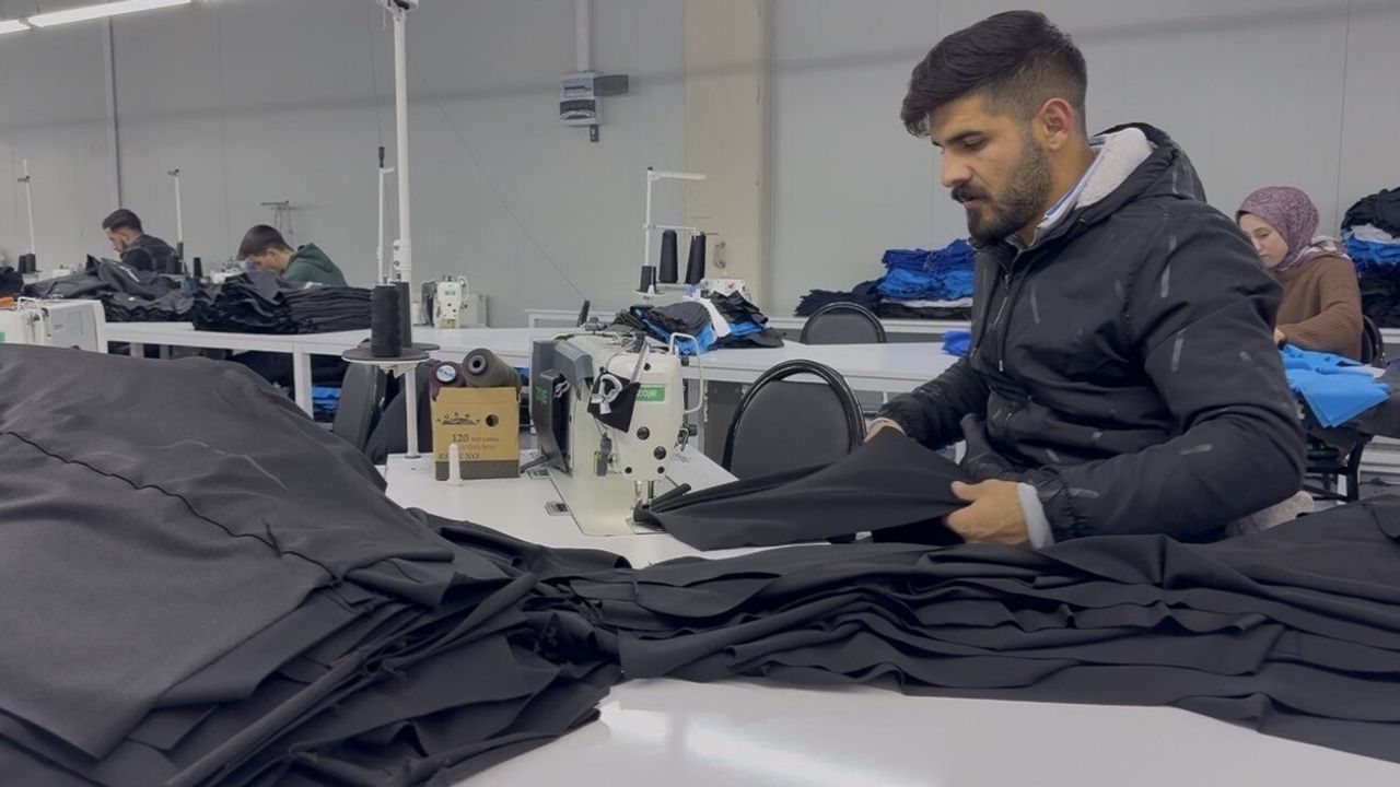 ADR Baran Tekstil Fabrikası Ağrı Tekstilkent'te üretim ve istihdama katkı sağlıyor