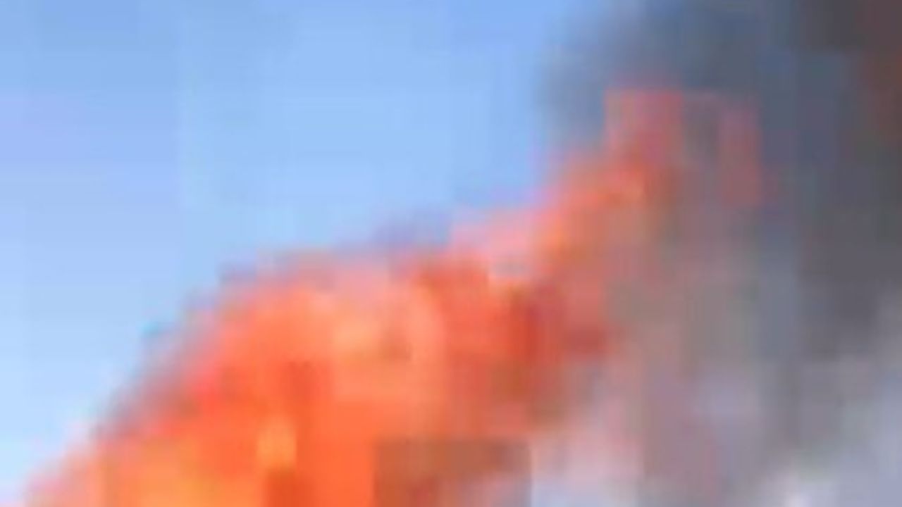 Afşin'de belediye önünde kendini ateşe veren kişi ağır yaralandı