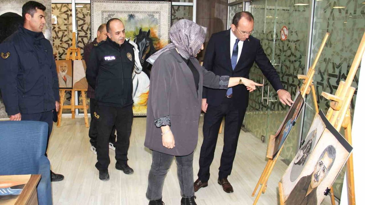 Afşin’de halılar tuvale dönüştü: 'Şehitlerin Ressamı' Ülger Gülbahar’ın ilk sergisi