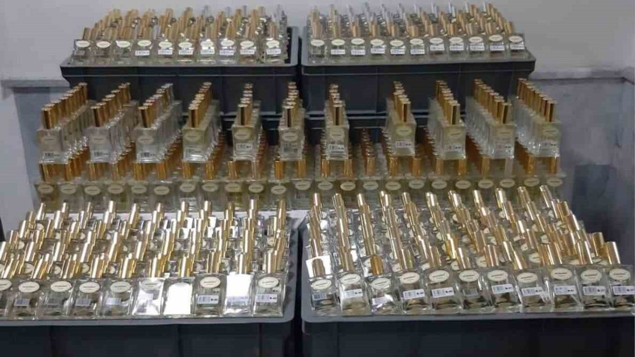 Afyonkarahisar'da 1 milyon 200 bin TL değerinde kaçak parfüm ele geçirildi