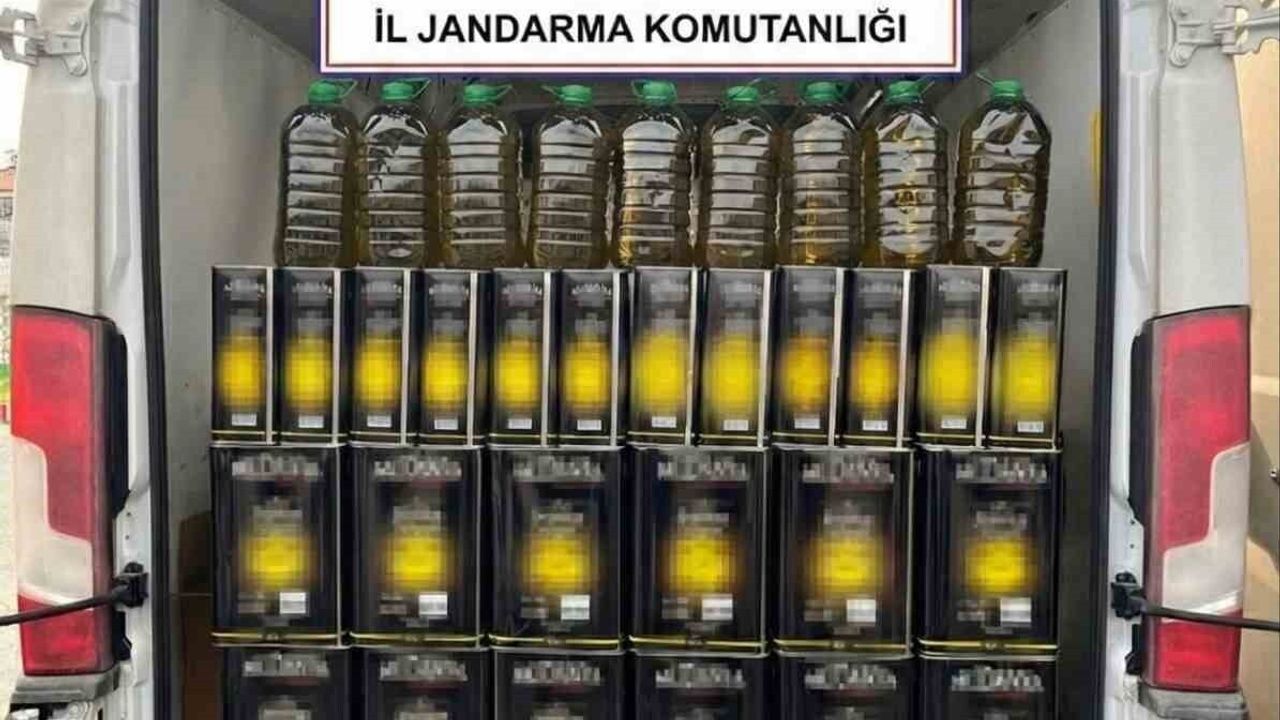 Afyonkarahisar'da jandarma 655 litre sahte zeytinyağı ele geçirdi
