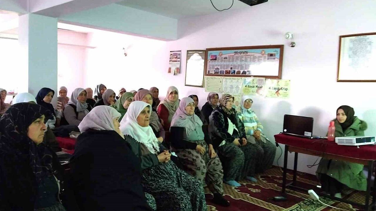 Afyonkarahisar’da 'Tarımın İsimsiz Kahramanları' Projesiyle Kadın Çiftçilere Eğitim