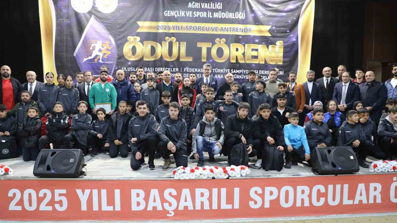 Ağrı'da 2025 Sporcu ve Antrenör Ödül Töreni: 71 Sporcu Ödüllendirildi