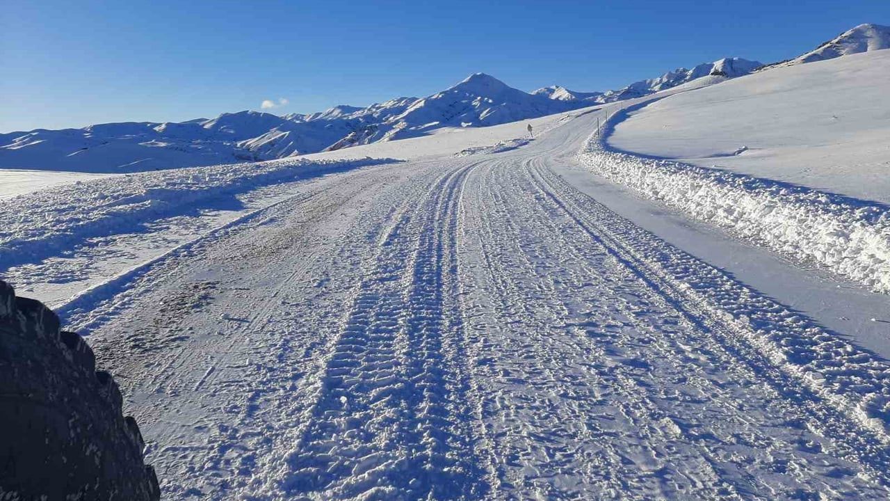 Ağrı’da 354 köy yolu ulaşıma açıldı
