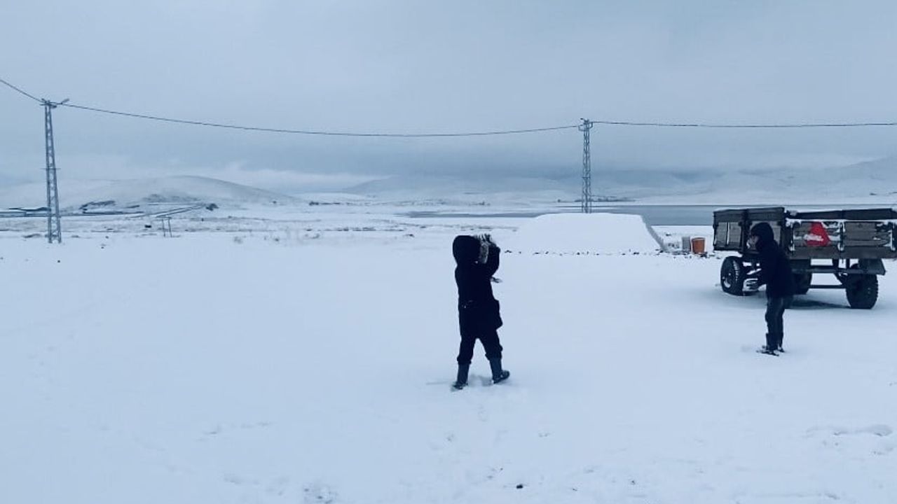 Ağrı'da köy okulları ve taşımalı eğitime 1 günlük ara