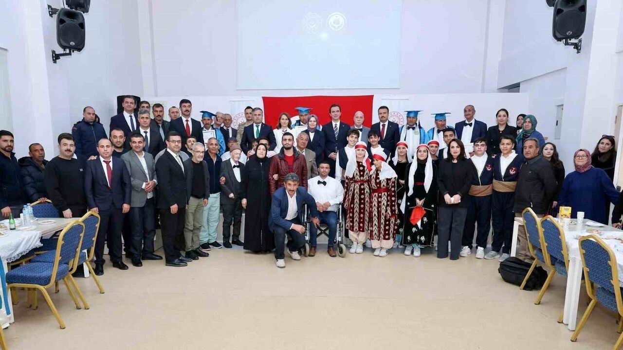 Ahlat’ta Dünya Engelliler Günü’nde anlamlı buluşma