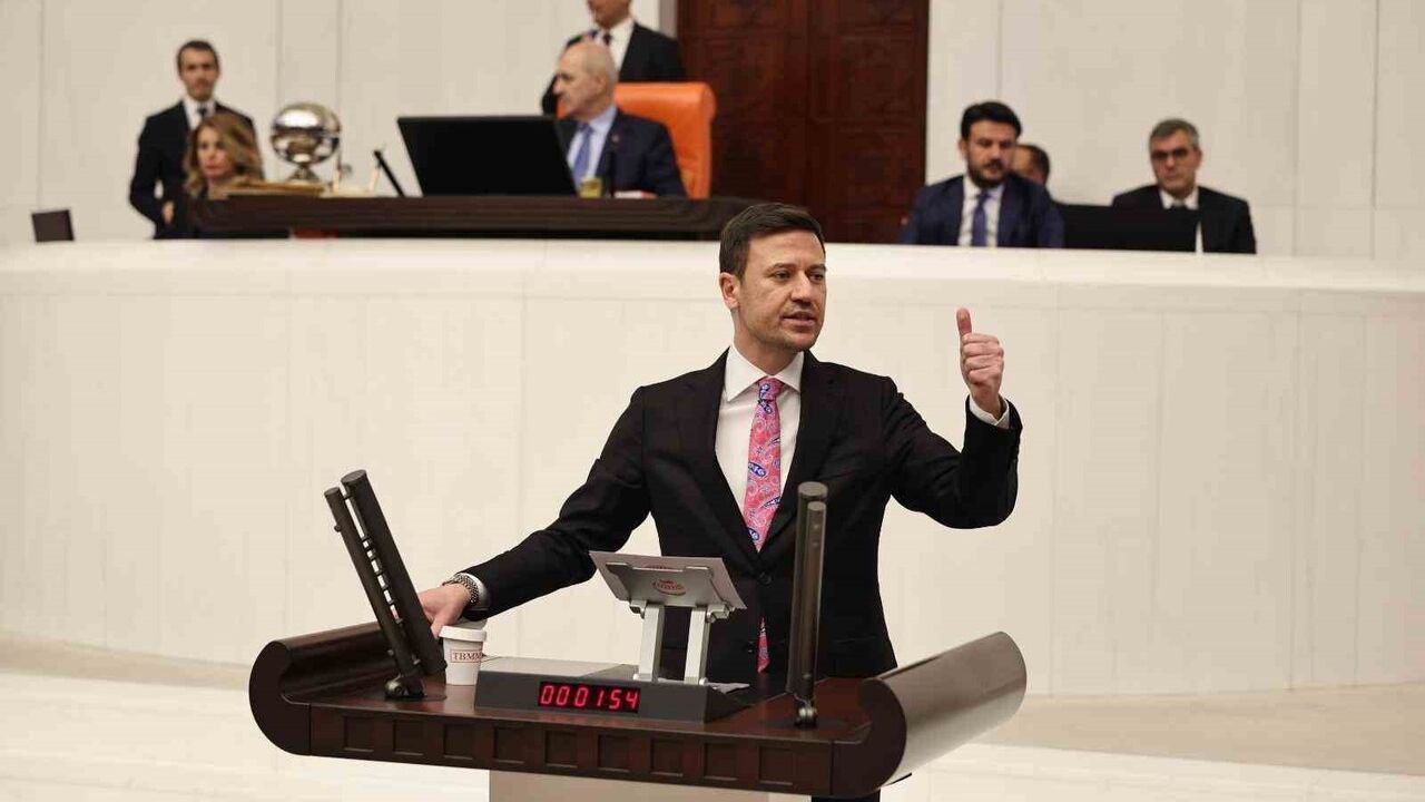 AK Partili Baykoç’tan Beşikçioğlu’na Eleştiri: "Film çekmekten boş zamanı yok"