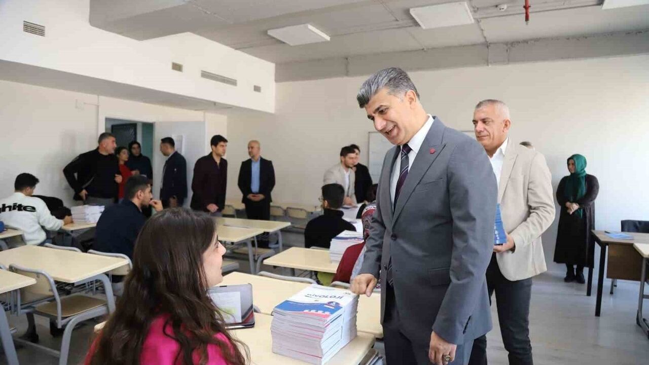 Akdeniz Belediyesi Etüt Merkezi'nden ücretsiz kaynak kitap desteği