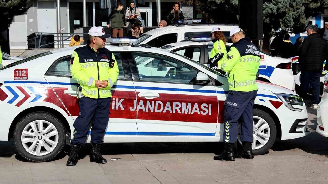 Aksaray’a 118 yeni emniyet ve jandarma aracı hizmete girdi
