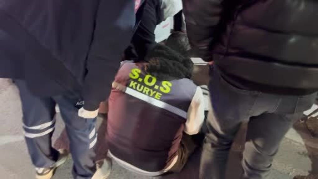 Aksaray'da motosiklet otomobile arkadan çarptı: 1 yaralı