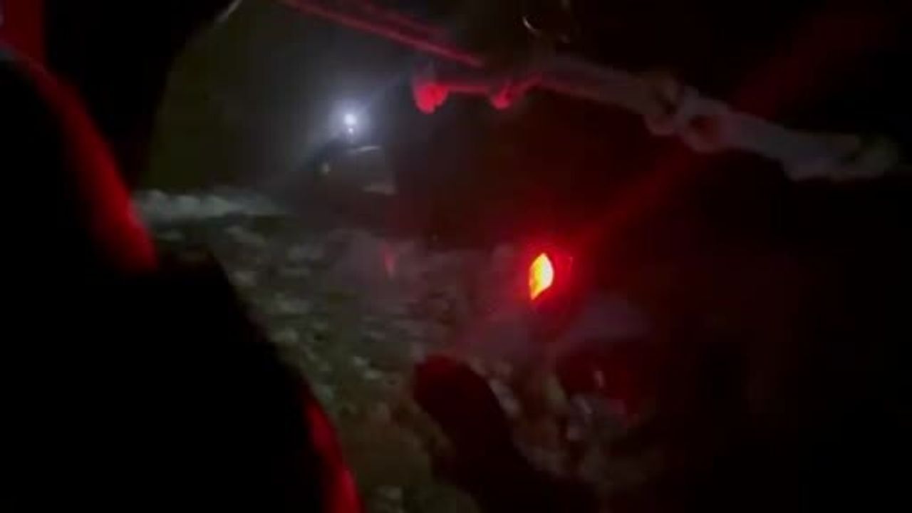 Aksaray Hasan Dağı'nda mahsur kalan 2 öğrenci helikopterle kurtarıldı