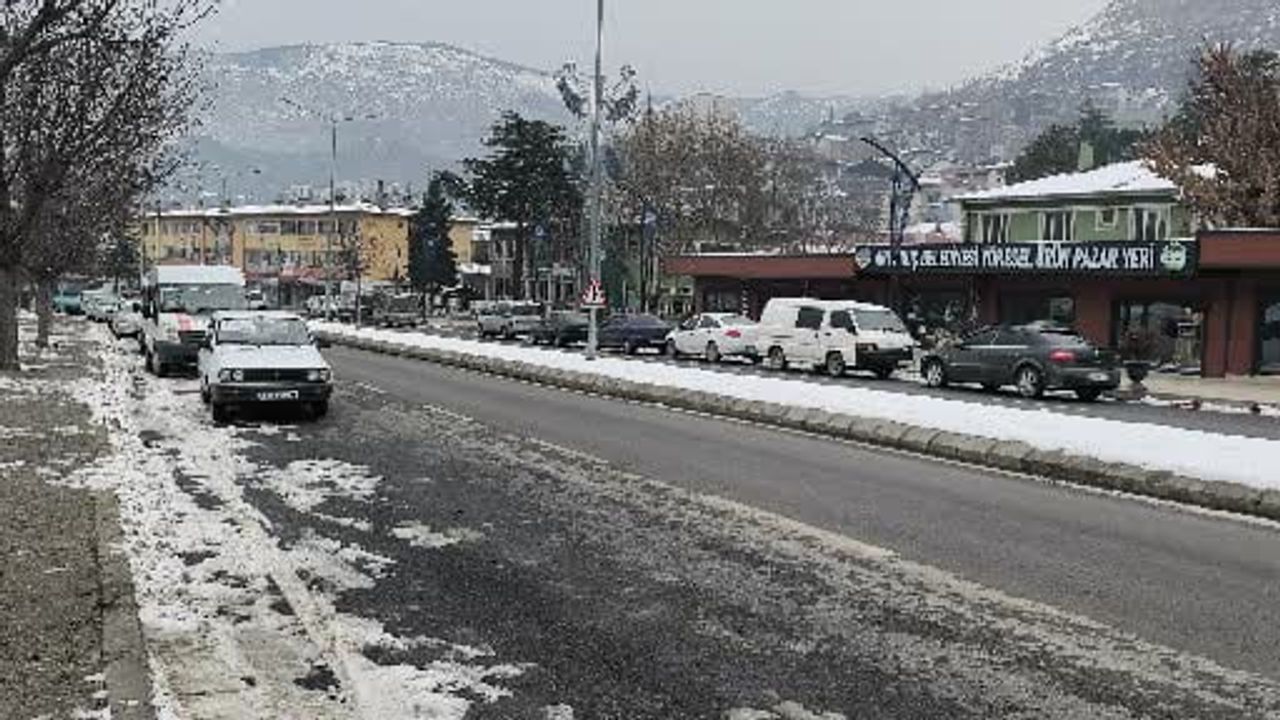 Aksu Yaylası'nda çığ: AFAD ve ekipler bölgede