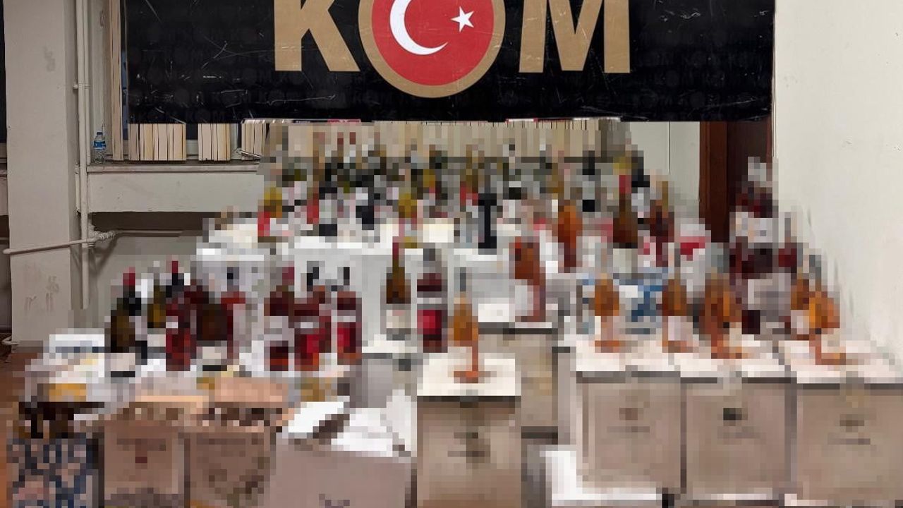 Akyazı'da yılbaşı öncesi kaçak içki operasyonu: 2 bin 263 şişe ele geçirildi, 1 gözaltı