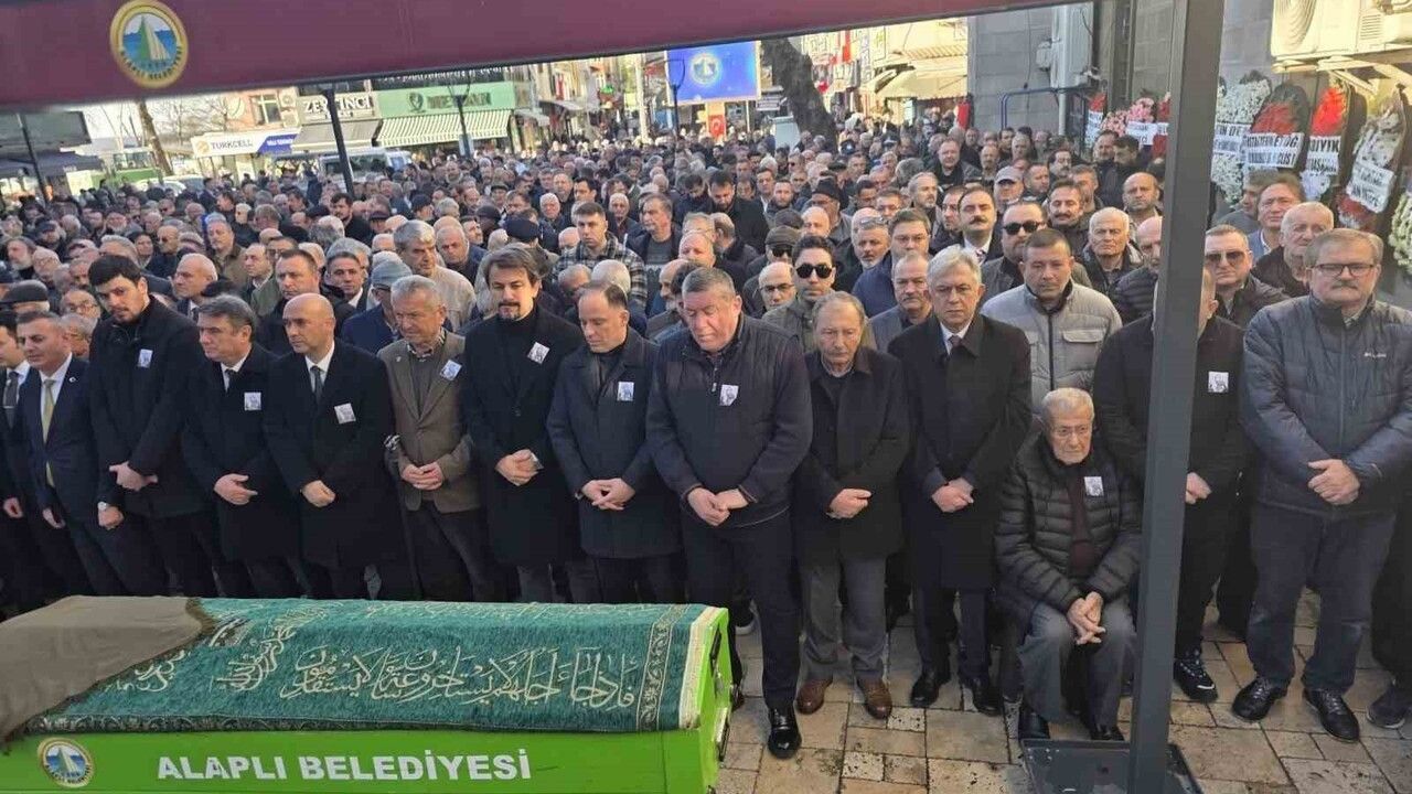 Alaplı Belediye Başkanı Nuri Tekin’in annesi Fatma Tekin son yolculuğuna uğurlandı