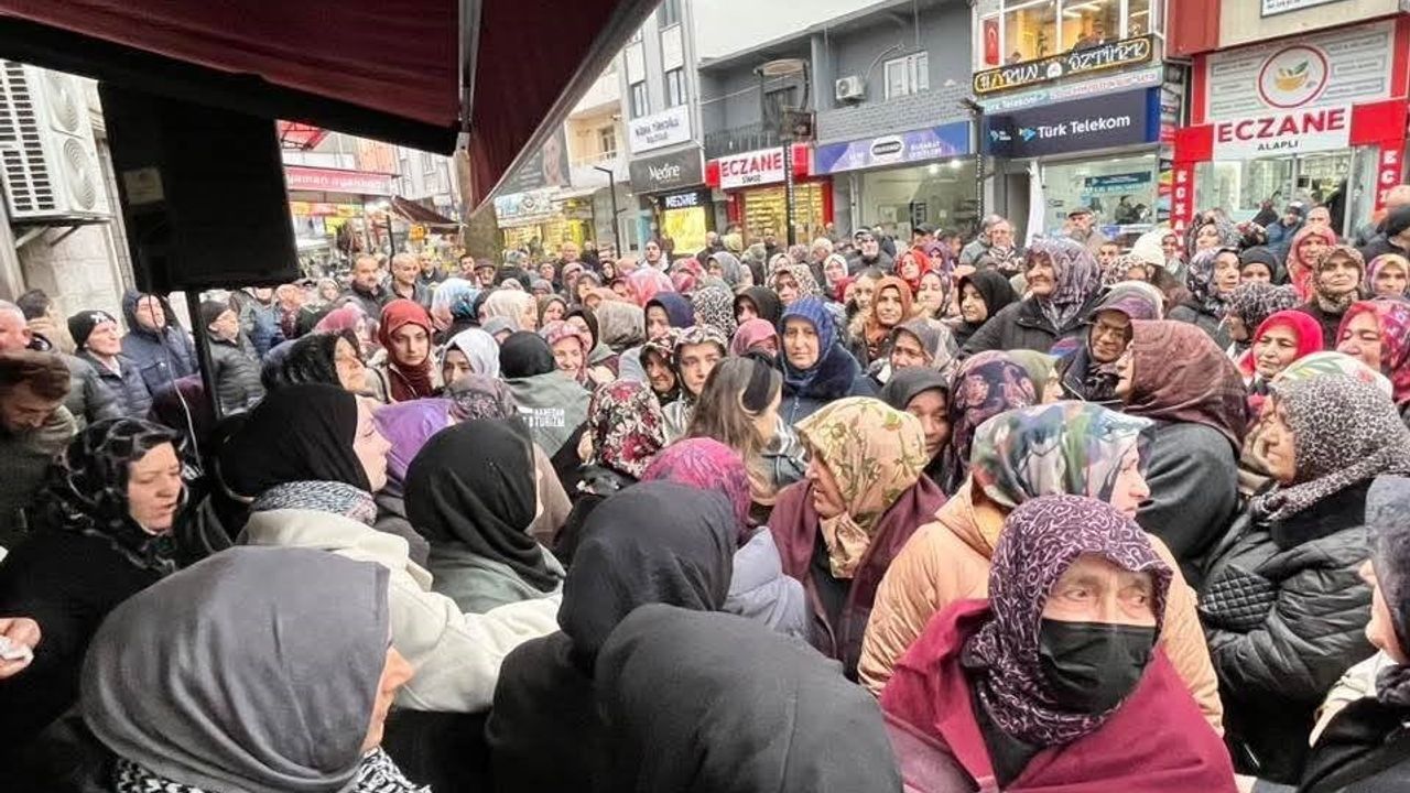 Alaplı'da Umre Yolcuları Dualarla Uğurlandı