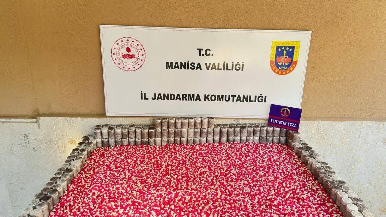 Alaşehir’de Jandarma Operasyonunda 11 bin 892 Sentetik Ecza Hapı Ele Geçirildi