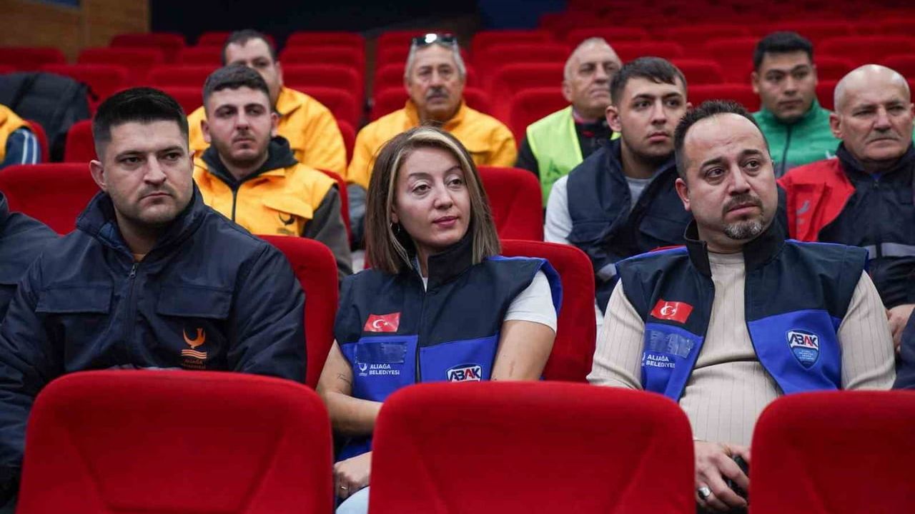 Aliağa'da 2025 orman yangınlarında görev alan personele teşekkür belgesi