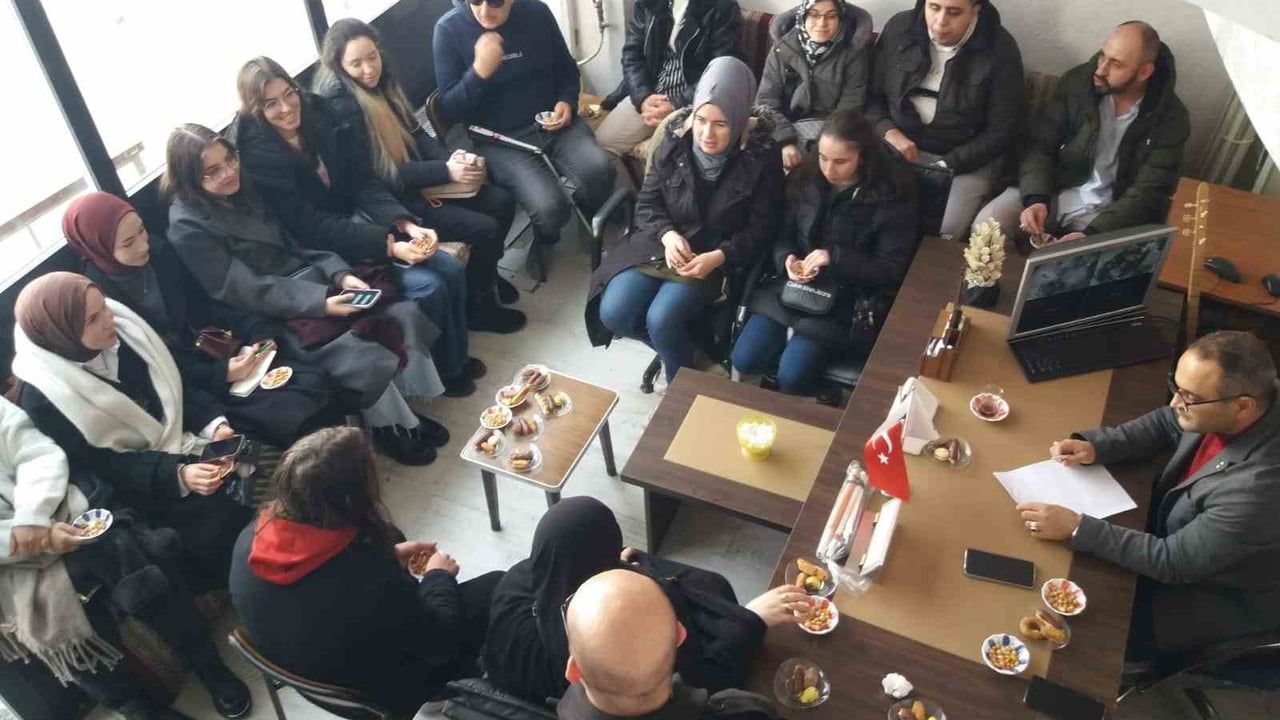 Altı Nokta Körler Derneği Kütahya Gençlik Meclisi'nden Proje Toplantısı