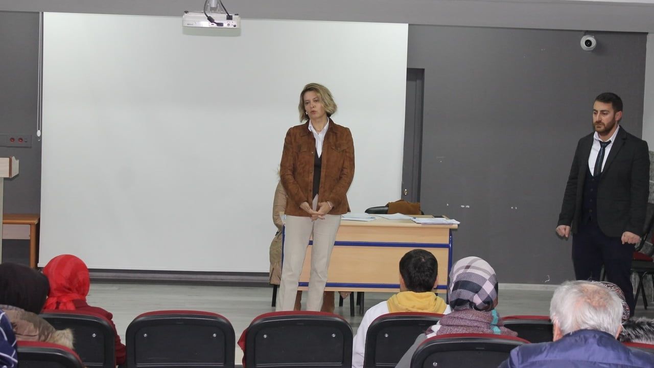 Altıntaş'ta YKS için veli bilgilendirme toplantısı