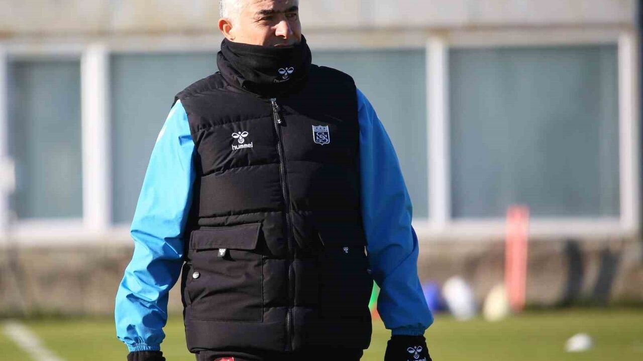 Altıparmak: Transfer dedikodularına itibar etmeyin