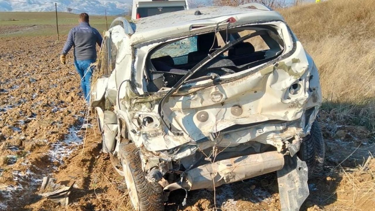 Amasya’da otomobil ile SUV çarpıştı: 8 yaralı