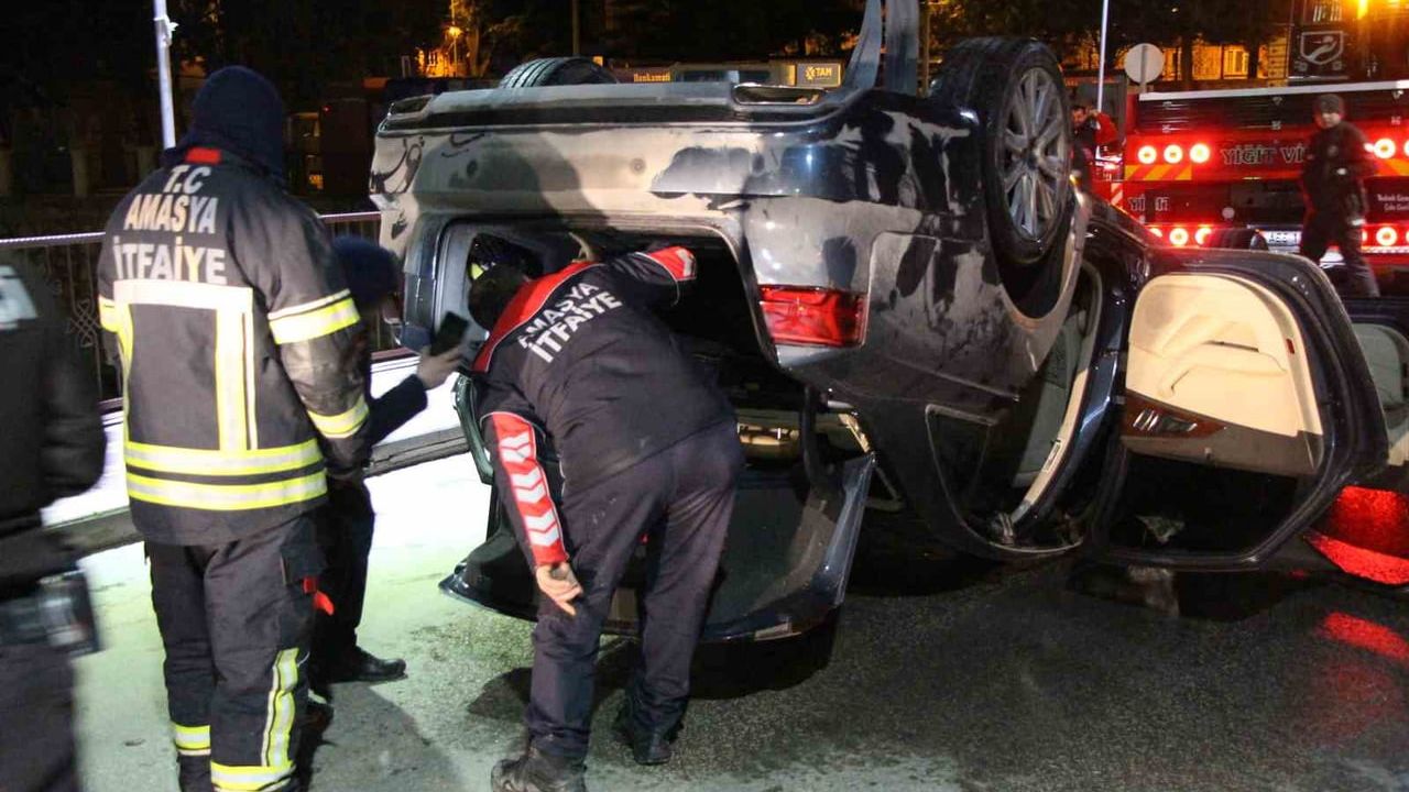 Amasya'da otomobil Yeşilırmak Nehri'ne düştü: 1 ölü, 1 yaralı