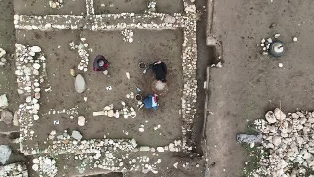 Amasya Oluz Höyük'te 2 bin 600 yıllık tandır keşfi