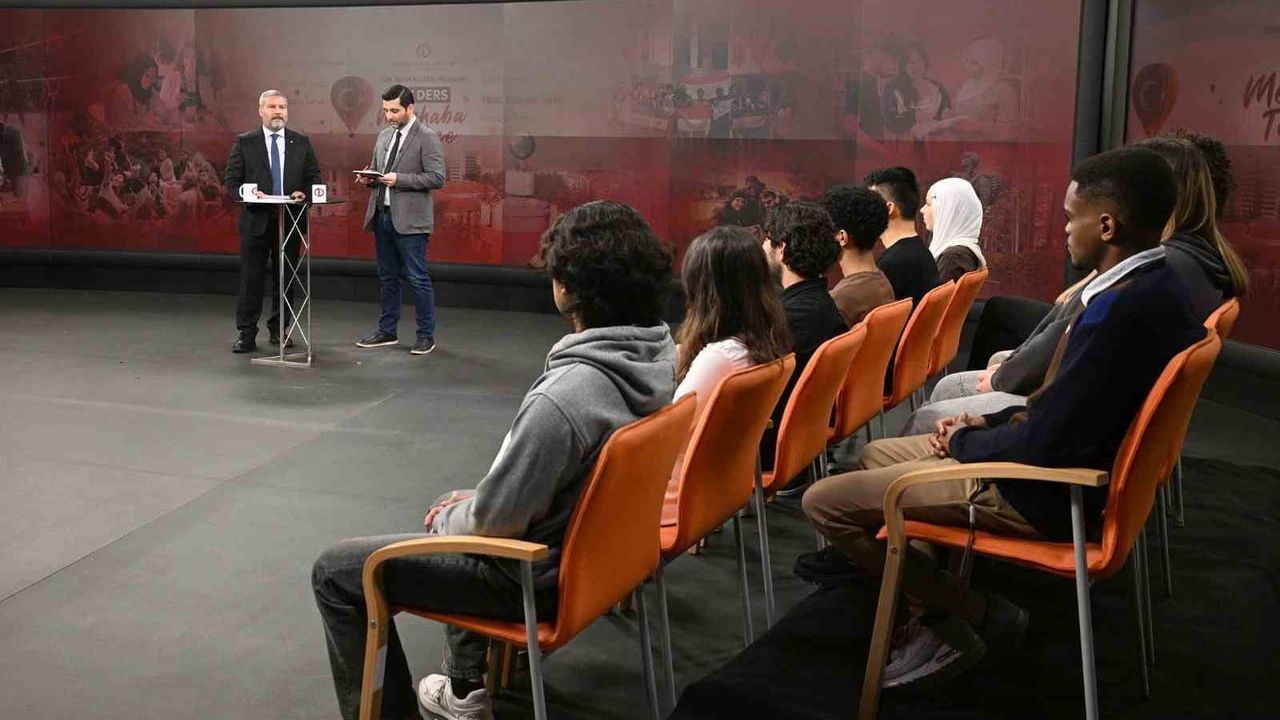 Anadolu Üniversitesi 123 ülkeden yaklaşık 4 bin öğrenciyle Türkçeye 'Merhaba' dedi