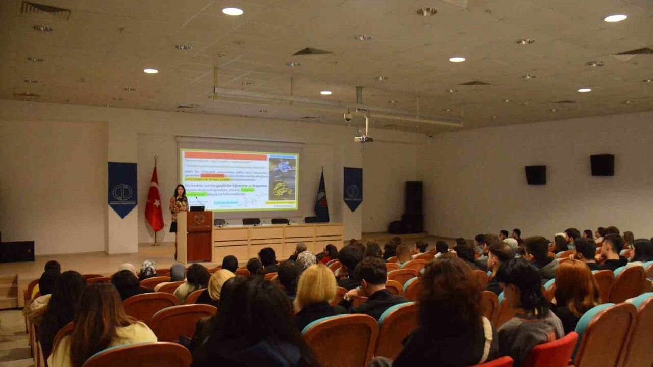 Anadolu Üniversitesi’nde "Doğada ve Sanatta Taklit" semineri gerçekleştirildi