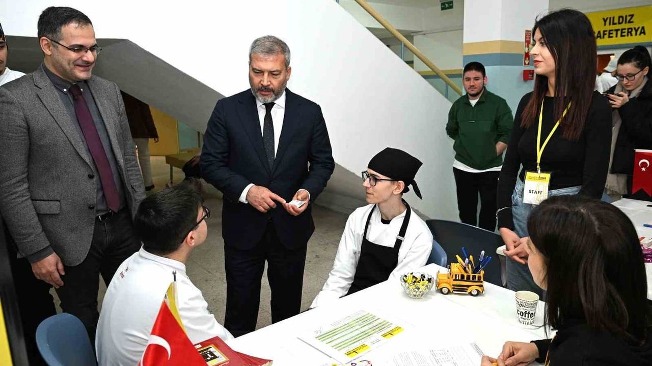 Anadolu Üniversitesi Turizm Fakültesi 7. Kariyer Günü — Sektör ve Öğrenciler Bir Arada