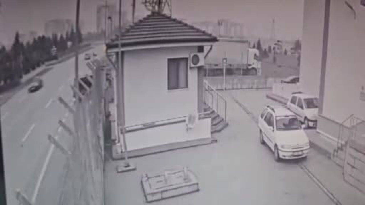 Ankara'da tıra düzenlenen operasyonda 3 kilo 850 gram kokain ve 73 bin 476 hap ele geçirildi